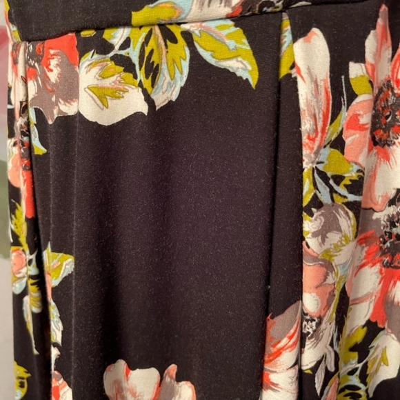 torrid | Floral Print Ponte Pleated Skater Dress - Picture 8 of 11